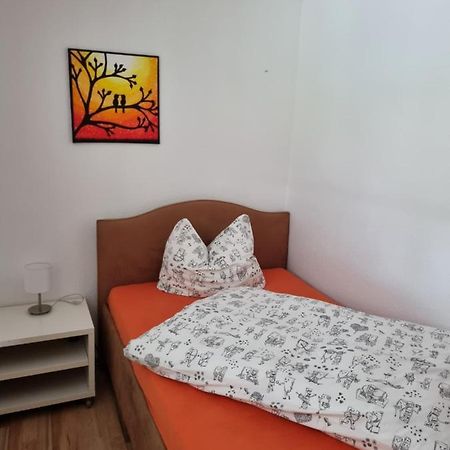 Katzow Ferienwohnung Editha Mit Wintergarten מראה חיצוני תמונה